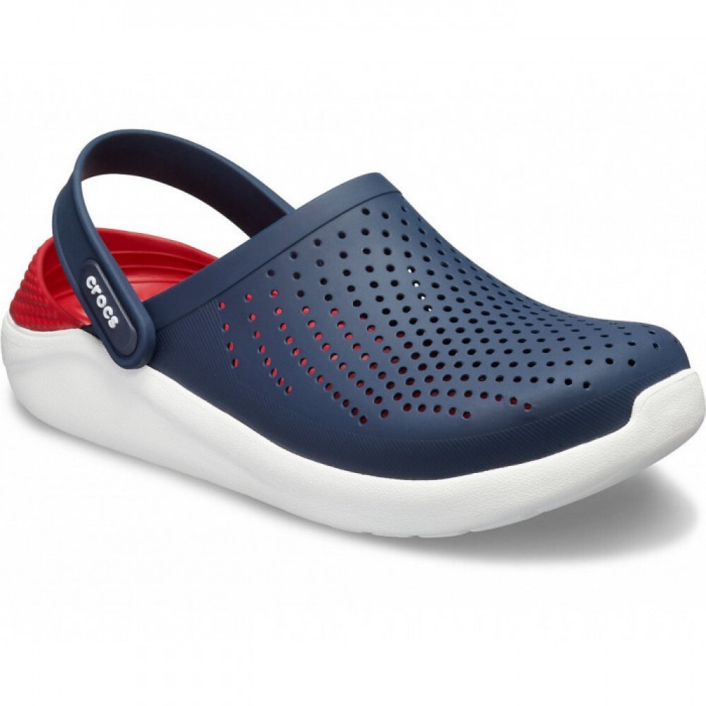  استایل حرفه‌ای کراکس لایت راید (Crocs LiteRide) برای محیط‌های درمانی 